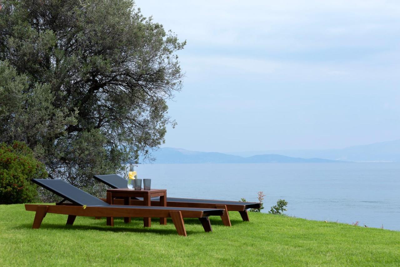 Lichnos Luxury Suites Sourpi Екстер'єр фото
