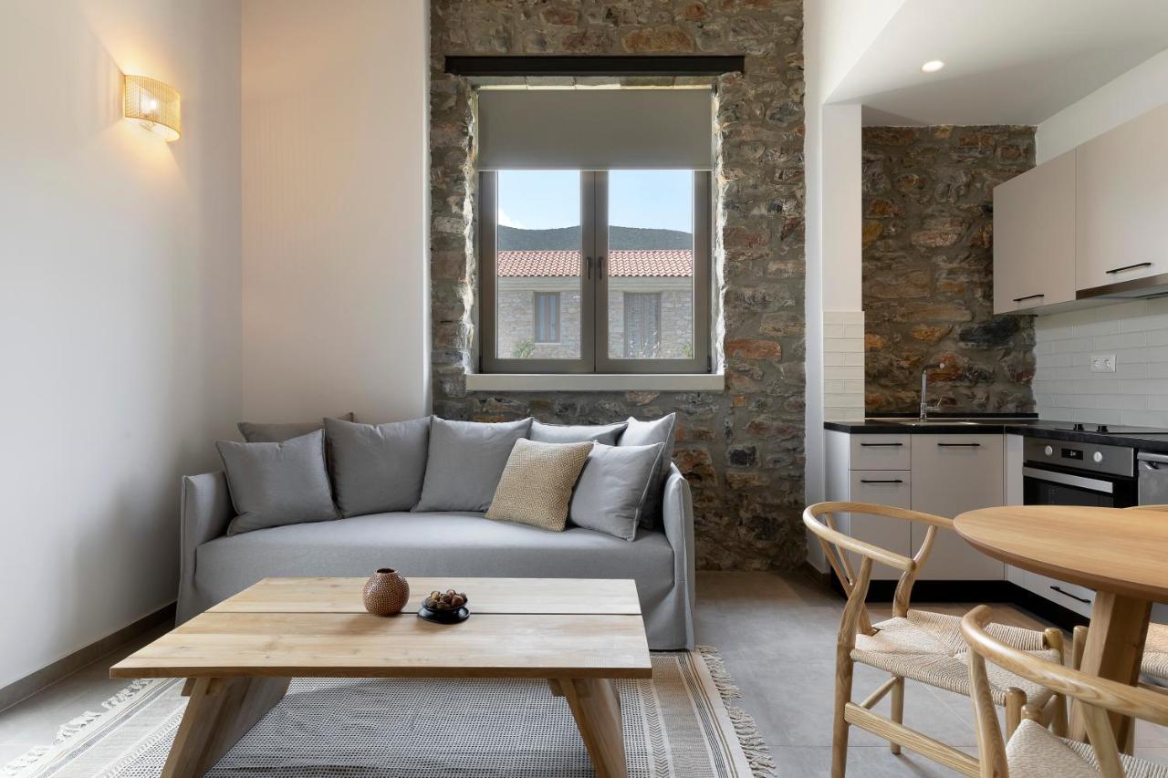 Lichnos Luxury Suites Sourpi Екстер'єр фото