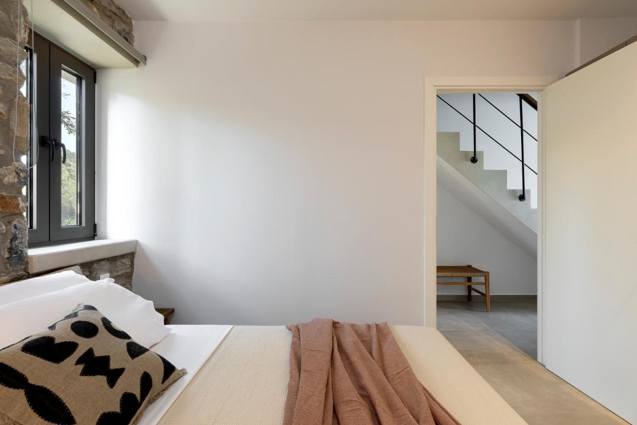 Lichnos Luxury Suites Sourpi Екстер'єр фото