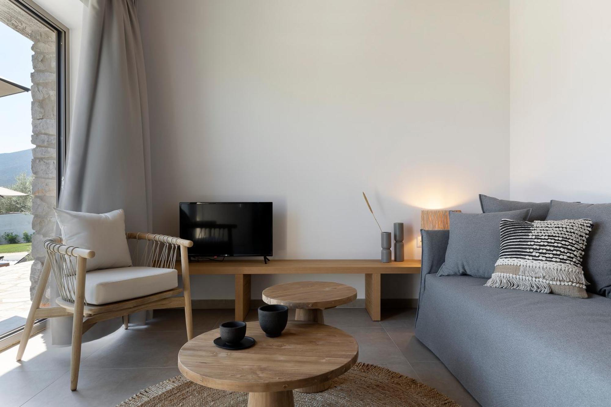 Lichnos Luxury Suites Sourpi Екстер'єр фото
