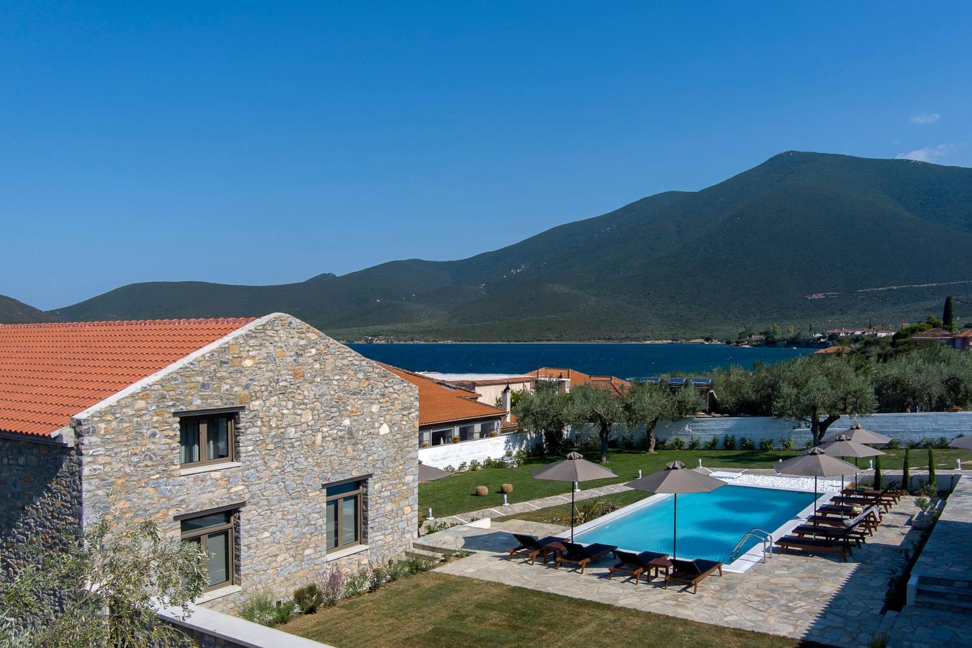 Lichnos Luxury Suites Sourpi Екстер'єр фото
