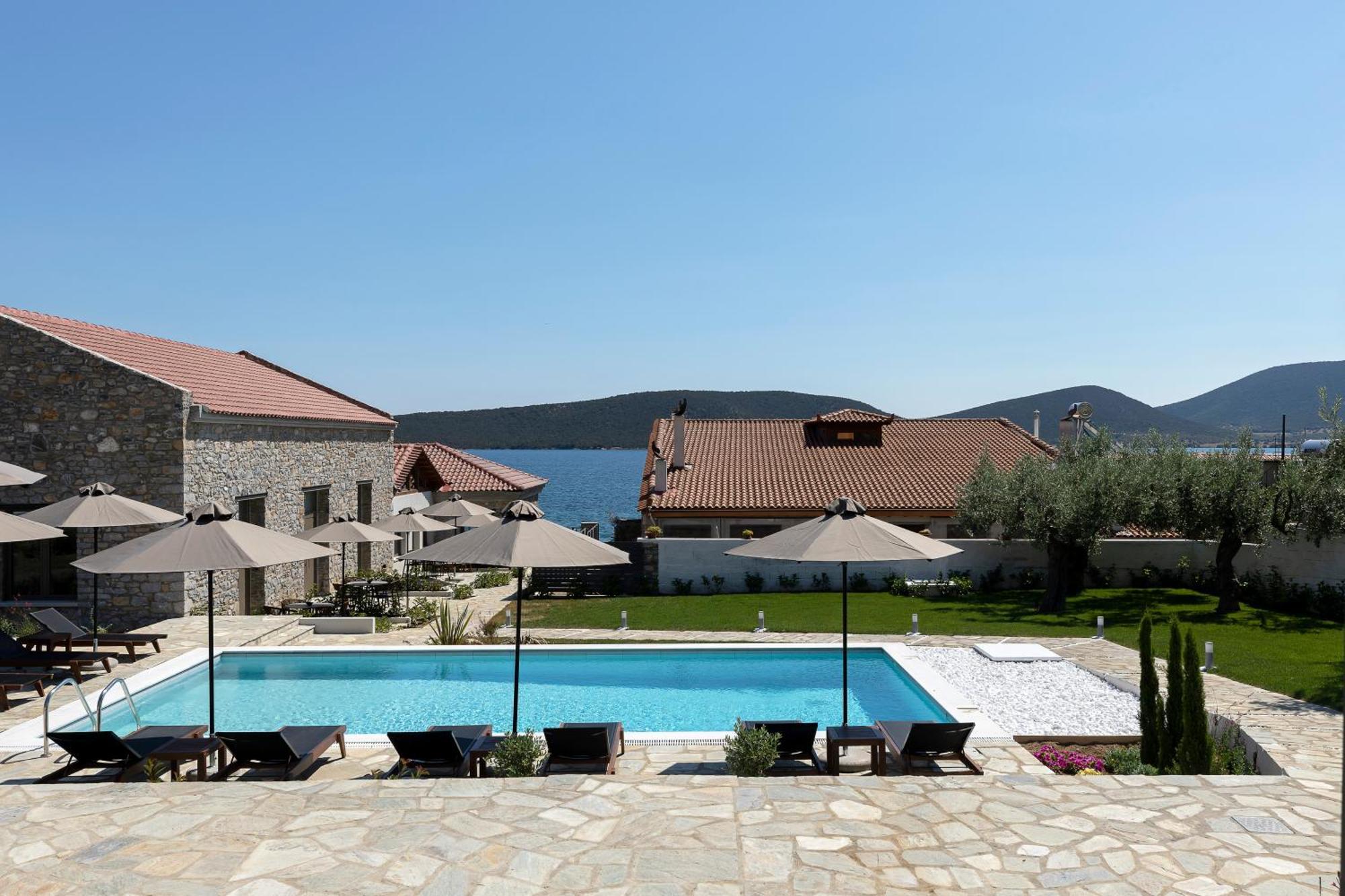 Lichnos Luxury Suites Sourpi Екстер'єр фото
